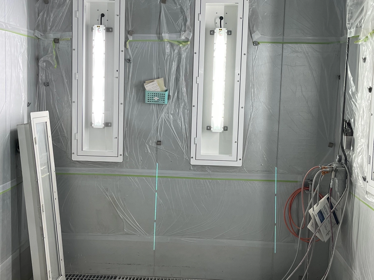 （株）フジックス　塗装ブース内防爆照明器具LED化工事