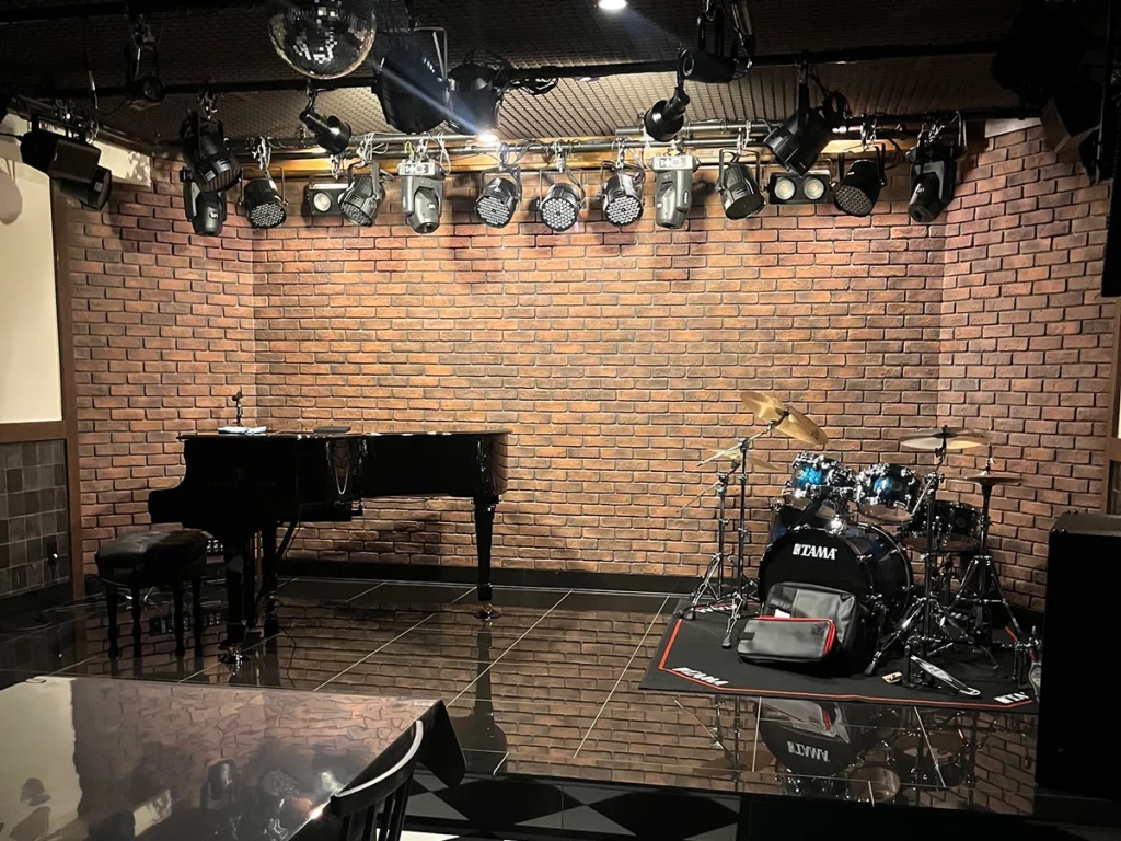 ライブハウス有耶無耶内装電気工事